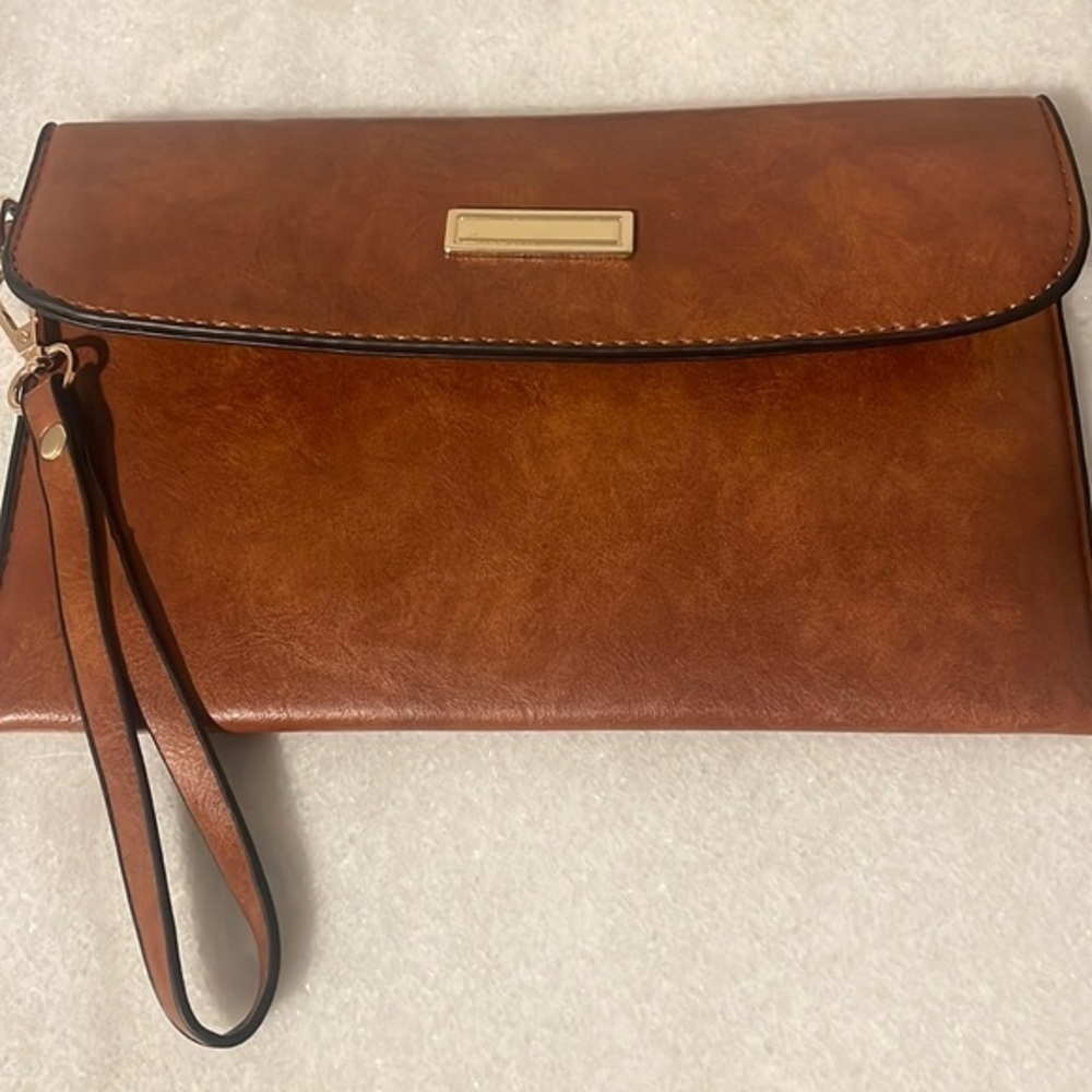 Wristlet bag brown gold hardware snap clutch New - Picture 1 of 9